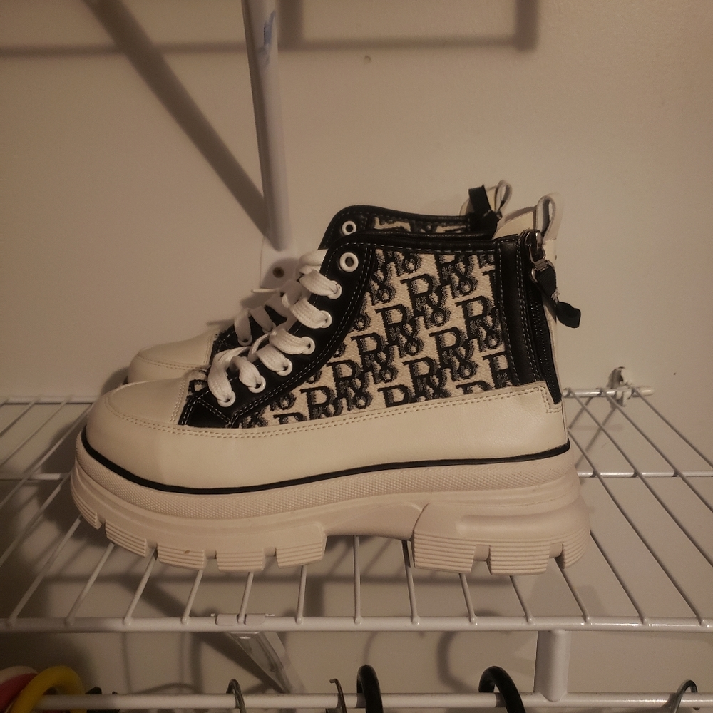 NWT white and black lace up shoes